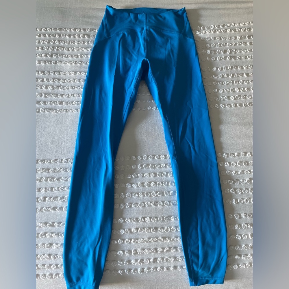 Blue Lululemon leggings 28"